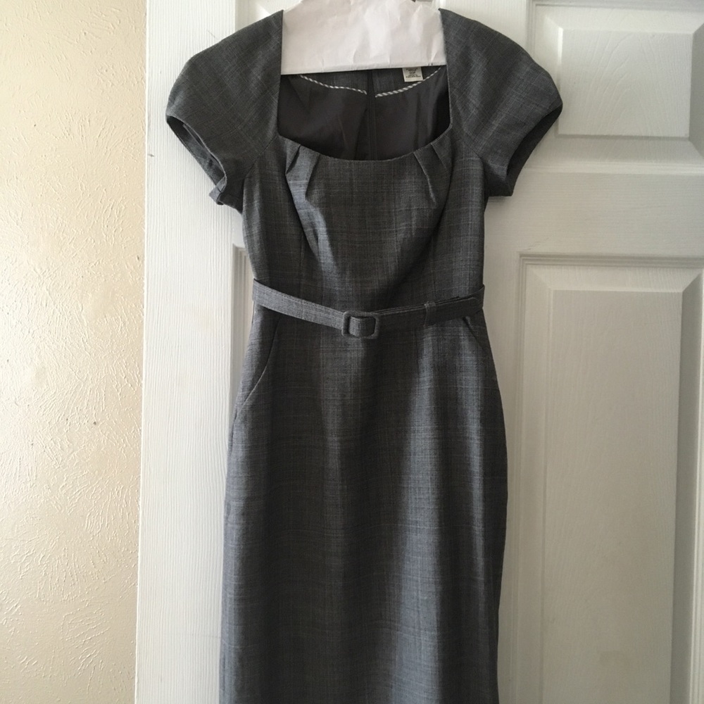 Amazing and so classy pencil dress